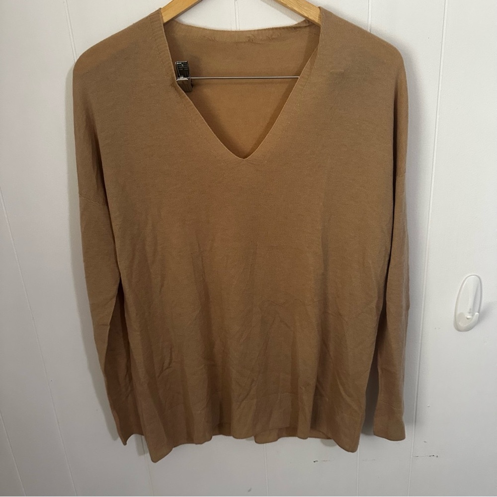 SALE! Vince Tan V-Neck Sweater Relaxed Fit Knit